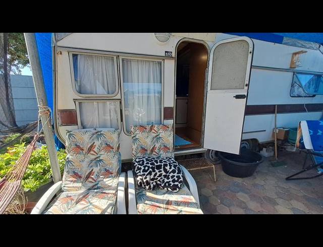 1 BEDROOM HOUSE FOR SALE IN STILBAAI EAST